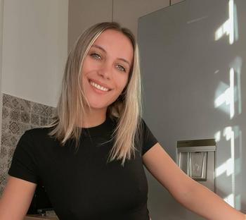 Julia, 22 Caucasian/White female escort, London ON