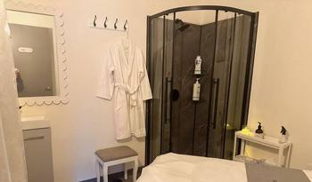 Mosaic Moment Spa, 21 Asian female escort, London ON