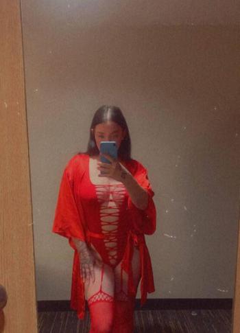 Scarlett, 23 Caucasian/White female escort, London ON